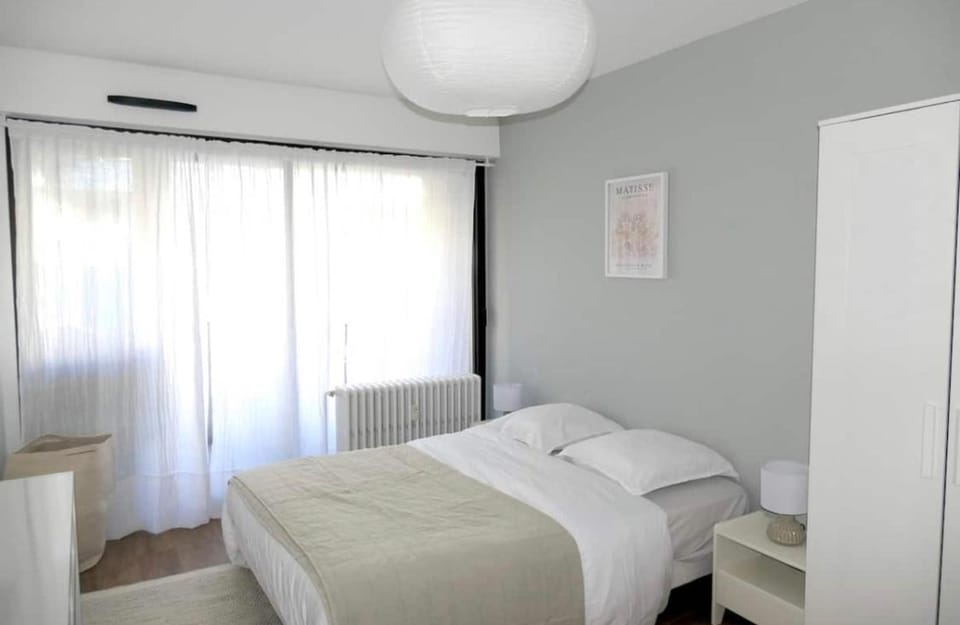 M007-8-9 Marquer Chambre colocation proche de la Gare Bed and Breakfast in Annemasse