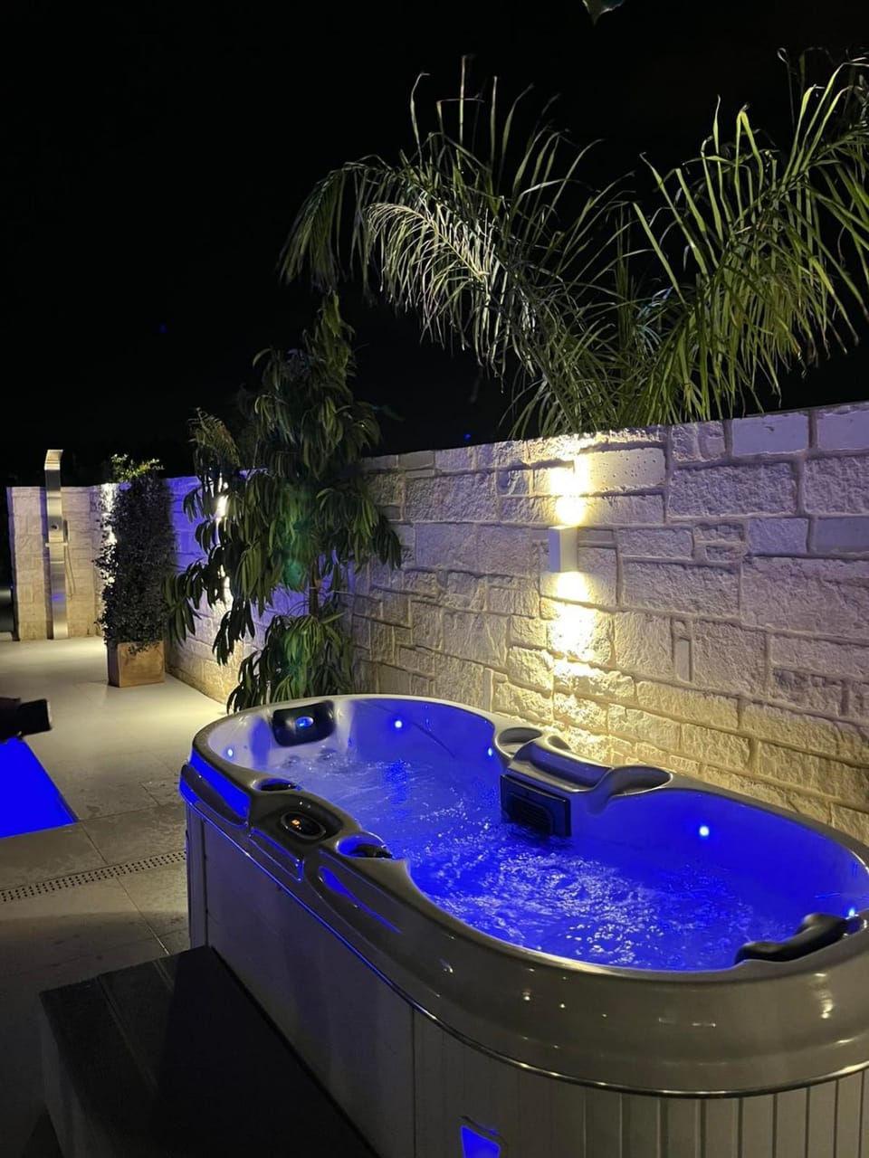 Night, Natural landscape, Hot Tub, Pool view, Swimming pool