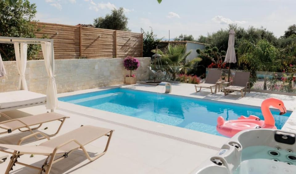 Patio, Day, Natural landscape, Garden, Garden view, Pool view, Swimming pool, sunbed
