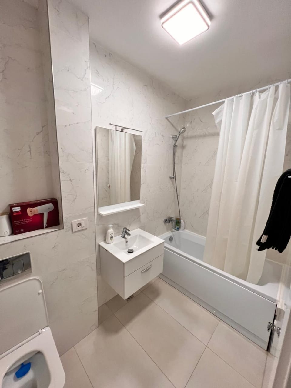 Shower, Toilet, Bathroom, Bath, towels