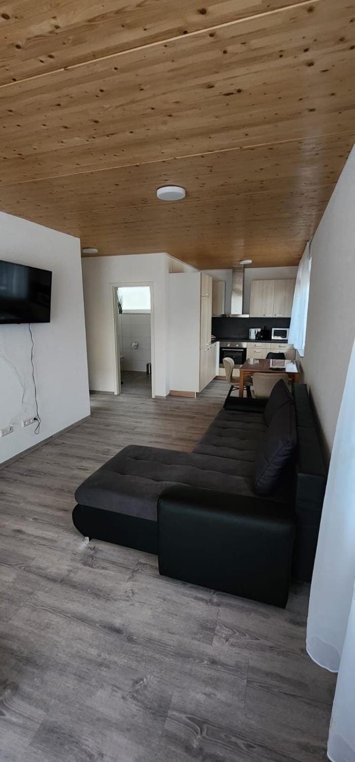 TV and multimedia, Living room, Photo of the whole room, Seating area