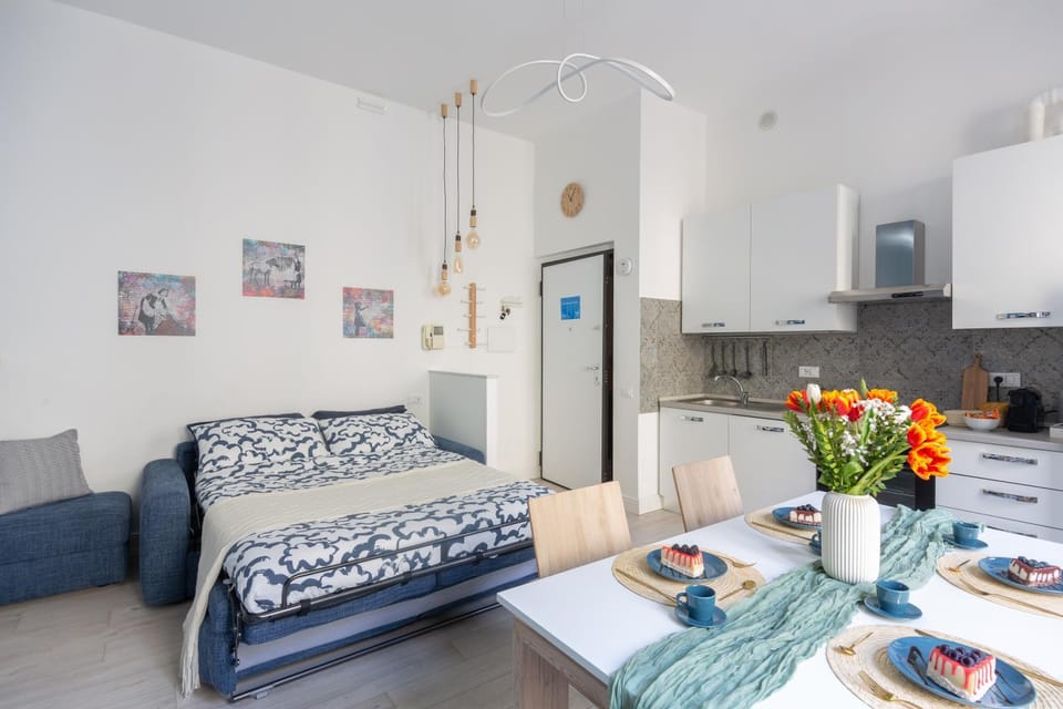 Bed, Kitchen or kitchenette, Living room, Photo of the whole room, Seating area, Dining area, minibar, stove