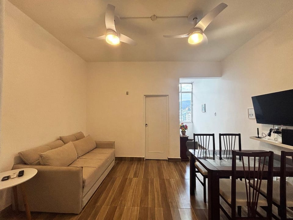 TV and multimedia, Living room, Dining area, Mountain view