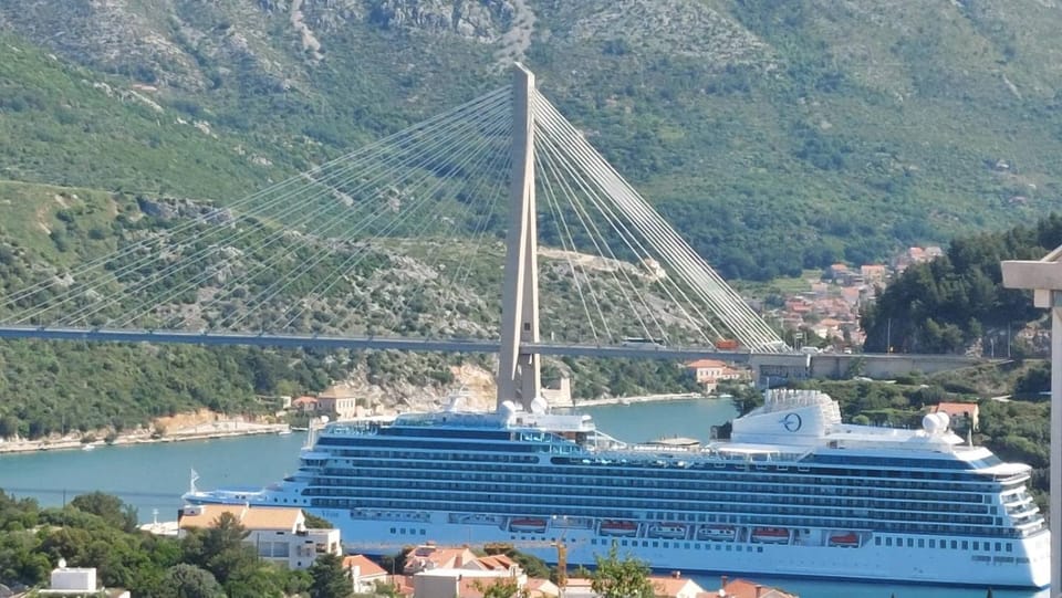 Nearby landmark, Natural landscape, Mountain view, Sea view
