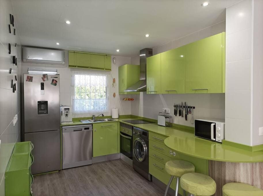 Coffee/tea facilities, Kitchen or kitchenette, dishwasher, minibar, pet friendly, stove, toaster