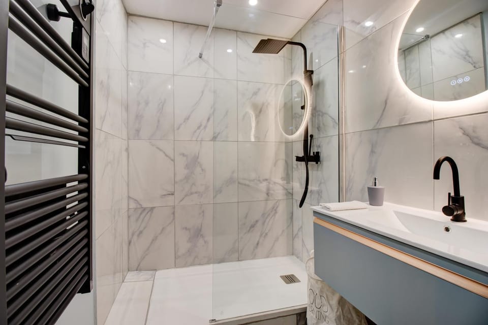 Shower, Bathroom