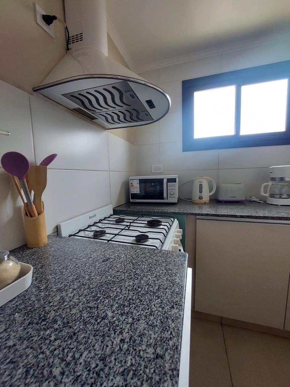 Kitchen or kitchenette, minibar, pet friendly, stove, toaster