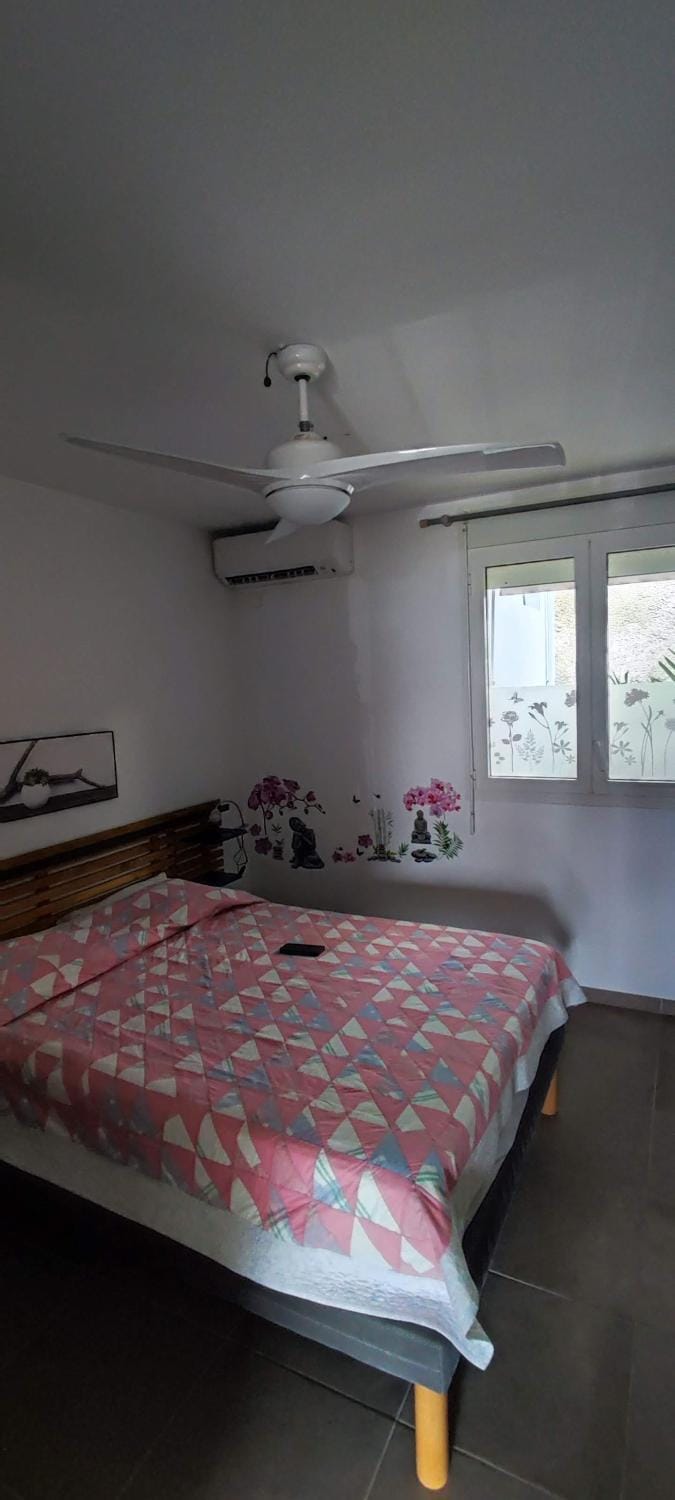 Bed, Bedroom, fireplace, air conditioner