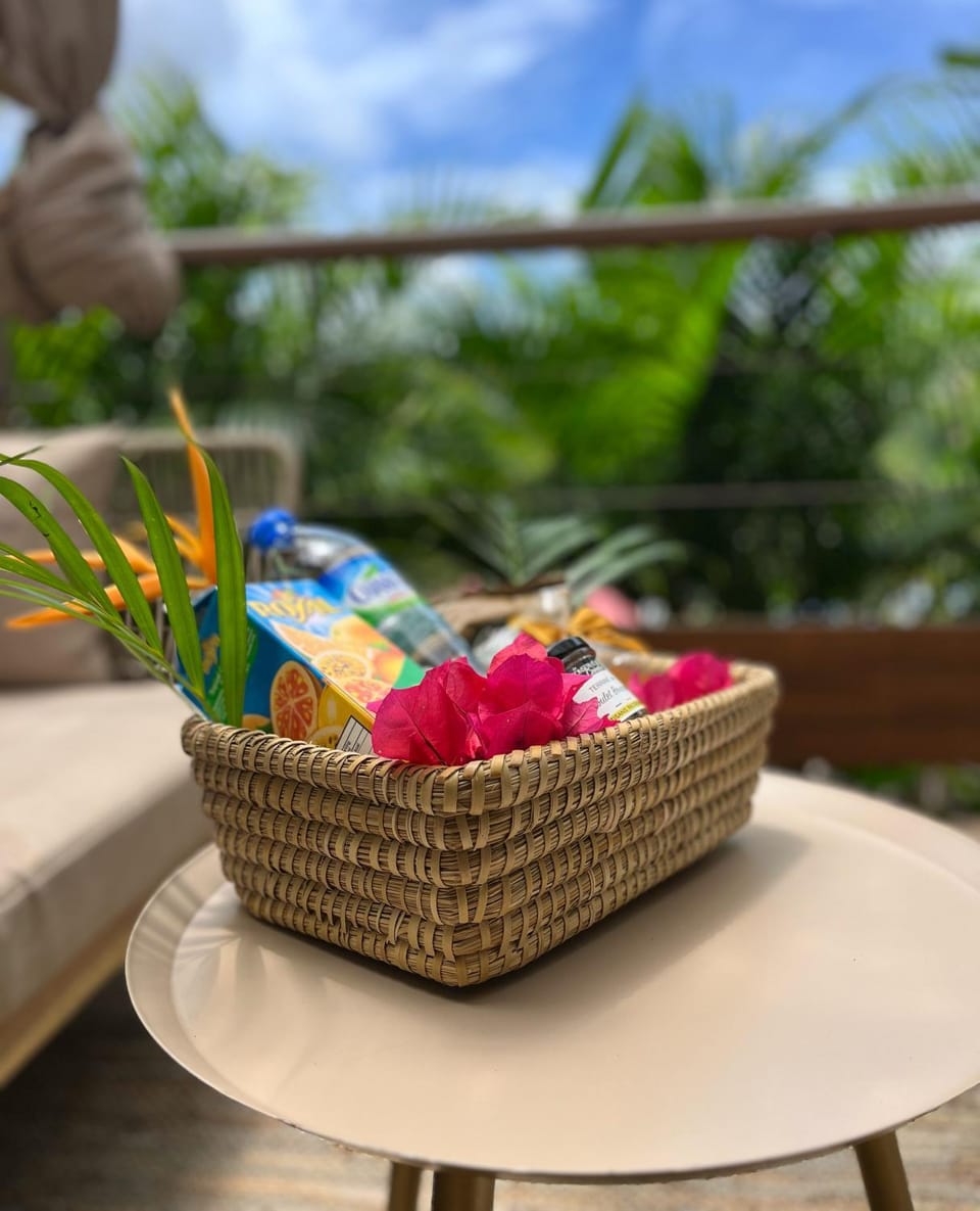 View (from property/room), Balcony/Terrace, Food and drinks