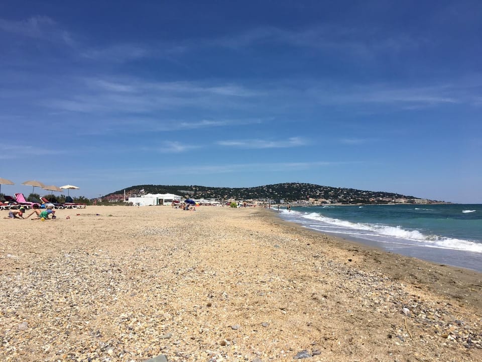 Studio cabine à Sète avec piscine, terrasse, parking privé, à 1km de la plage - FR-1-338-504 Cabin in Occitanie