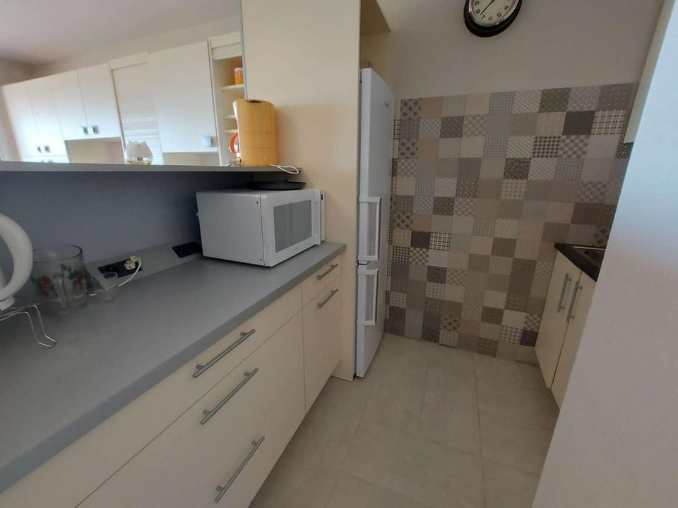 Appartement 2 pièces climatisé en front de mer au Grau d'Agde avec terrasse et accès direct à la plage - FR-1-423-275 Apartment in Agde
