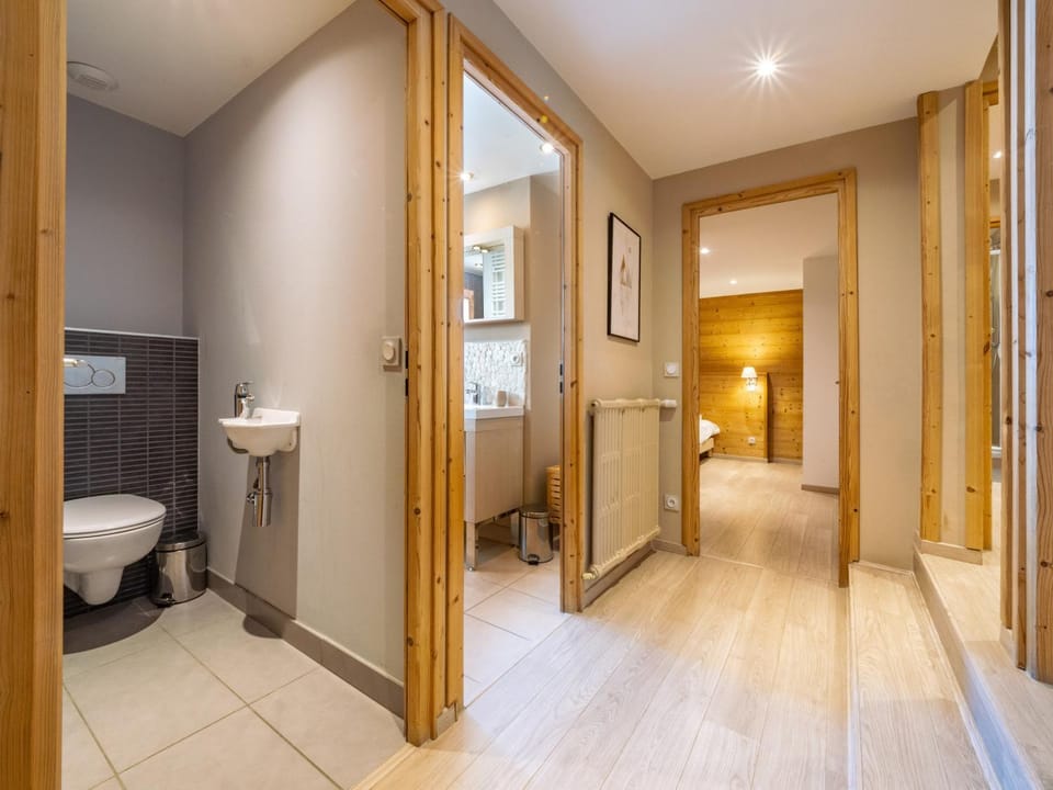 Duplex rénové 10-12 pers, skis aux pieds, cheminée, WIFI, animaux admis - FR-1-502-482 Apartment in Tignes