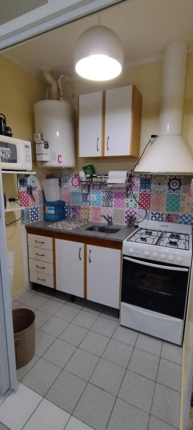 Kitchen or kitchenette, minibar