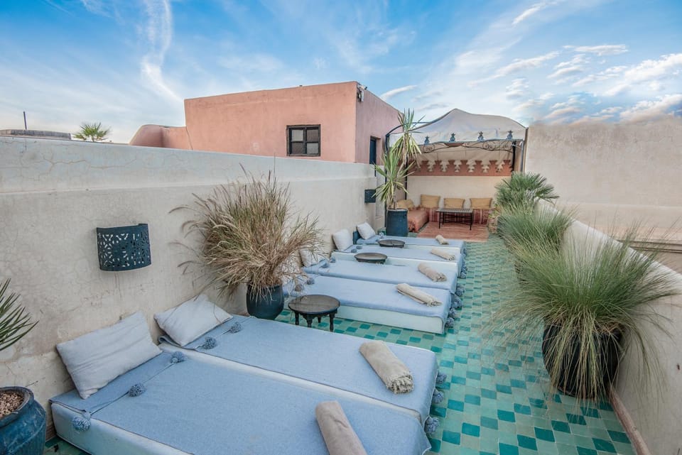 Patio, Decorative detail, Area and facilities