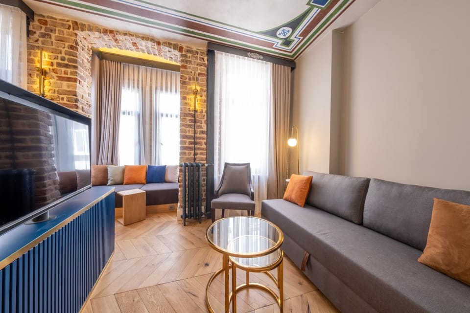 Communal lounge/ TV room, TV and multimedia, Living room, Seating area, Evening entertainment