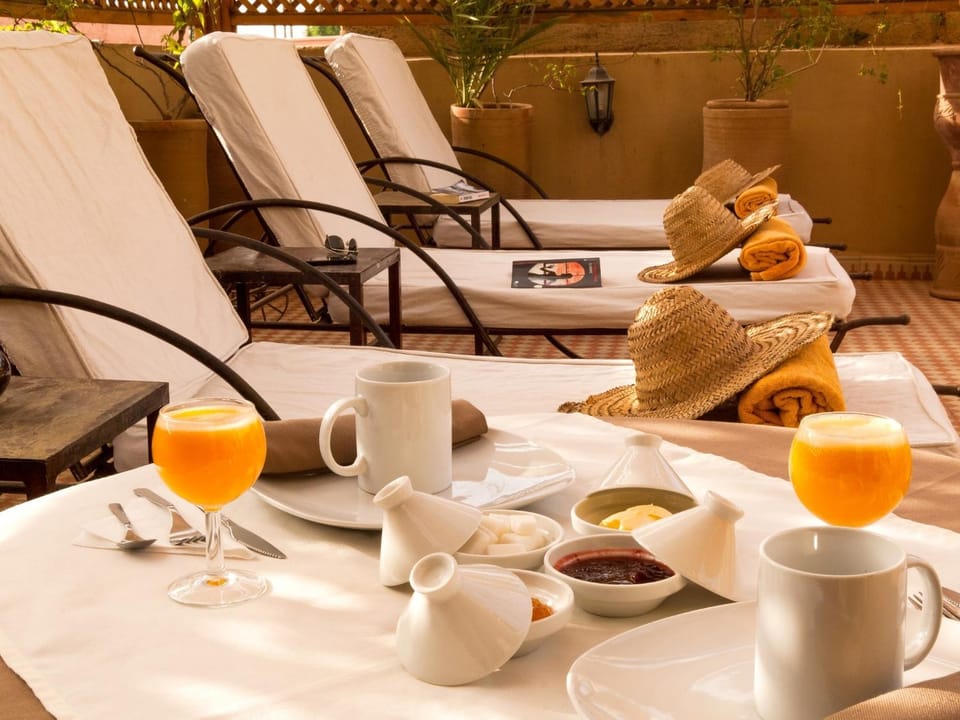 Patio, Breakfast