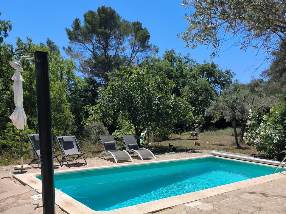 Le Mas Mélusine Chambres d hôtes avec piscine en oliveraie à Fayence Bed and Breakfast in Fayence