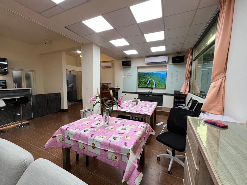 Game Room, TV and multimedia, Kitchen or kitchenette, Living room, Seating area, Dining area, minibar