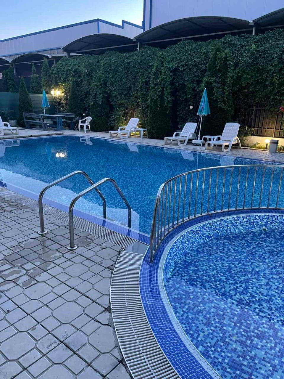 Pool view, Swimming pool, sunbed