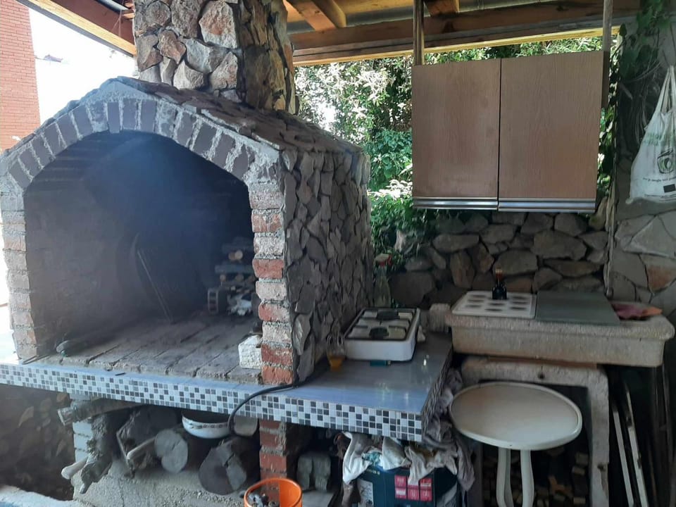 BBQ facilities, Kitchen or kitchenette