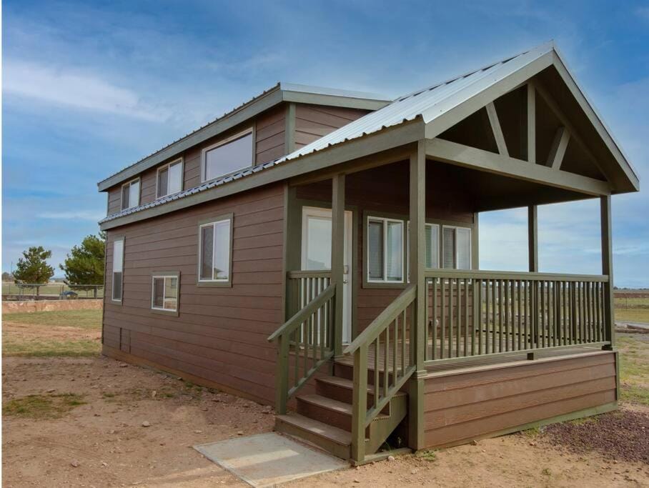 036 Tiny Home nr Grand Canyon South Rim Sleeps 8 - Full Kitchen Chalet in Grand Canyon National Park