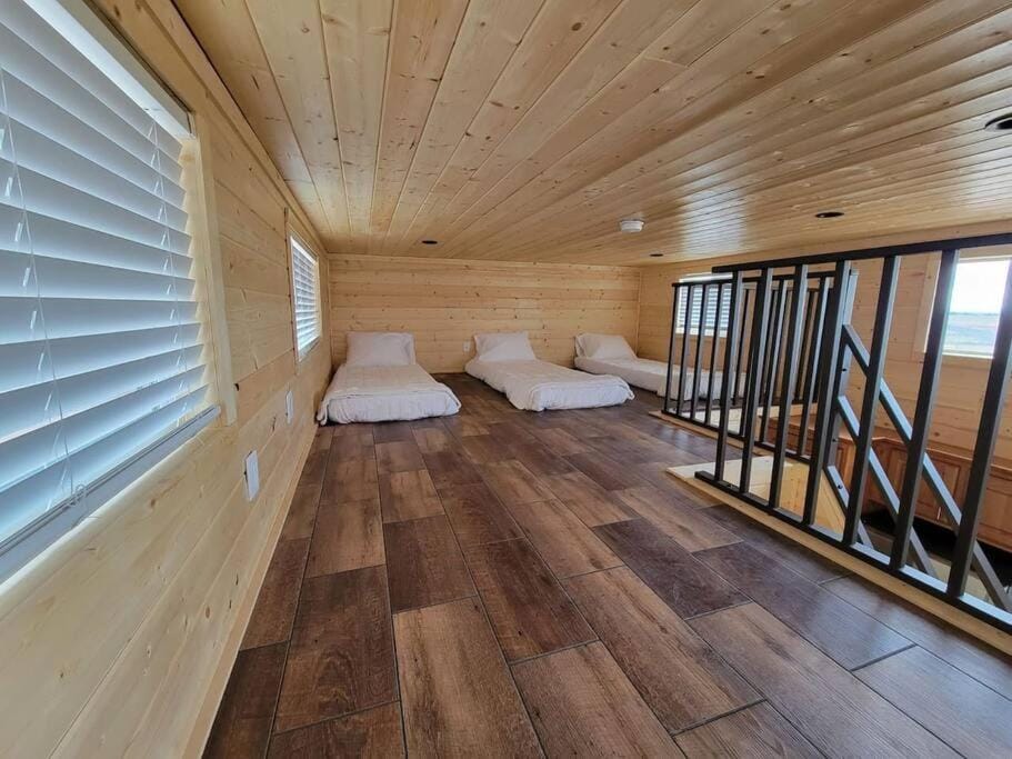 037 Tiny Home nr Grand Canyon South Rim Sleeps 8 House in Grand Canyon National Park