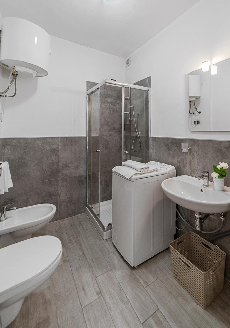 Shower, Toilet, Bathroom, bidet