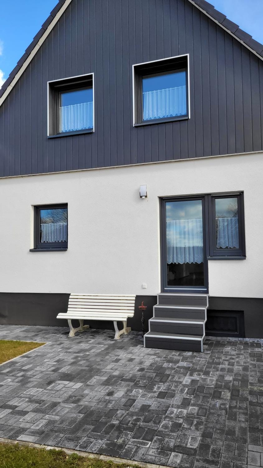 Property building, Balcony/Terrace, Garden view