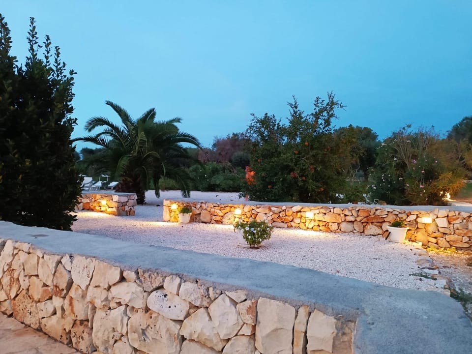 Trullo Bianco Ulivo House in Province of Taranto