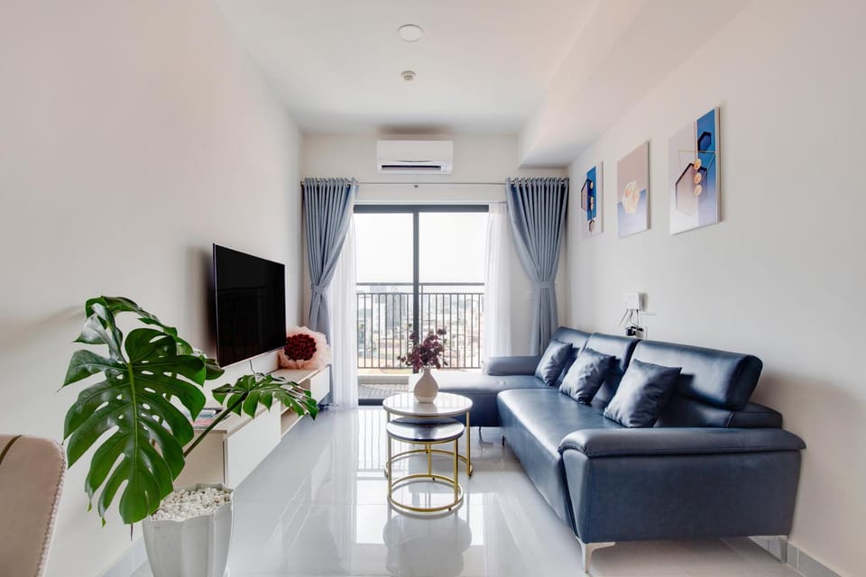 TV and multimedia, Living room, Seating area, air conditioner