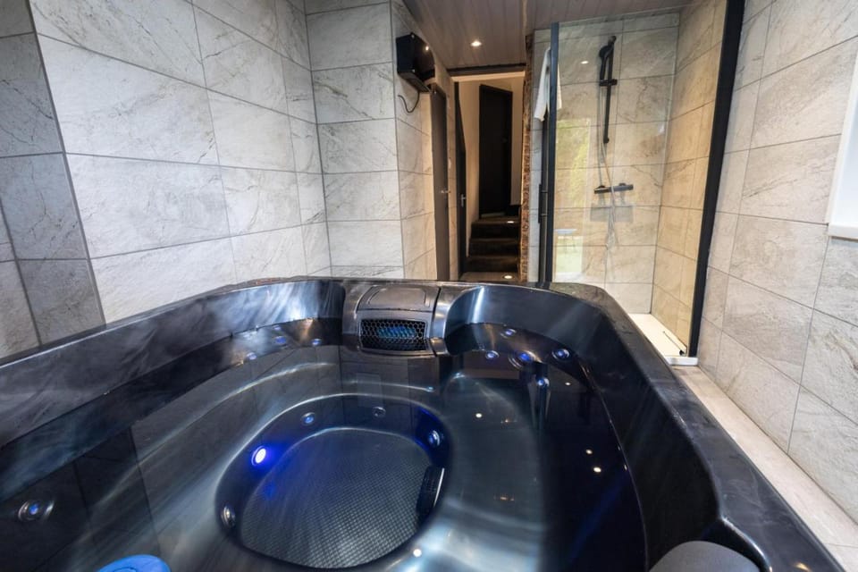 Hot Tub, Bathroom, Bath
