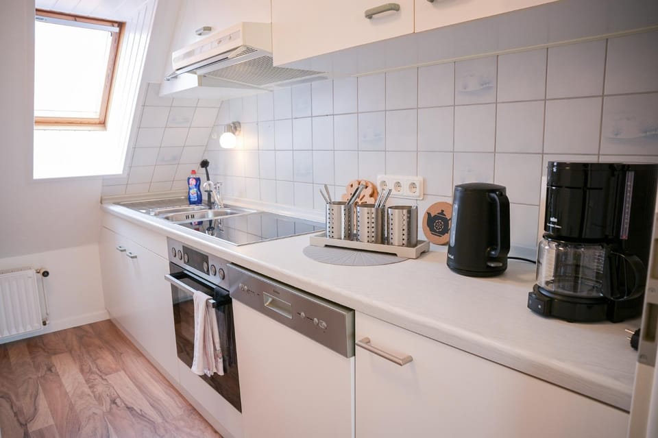 Kitchen or kitchenette, kitchen
