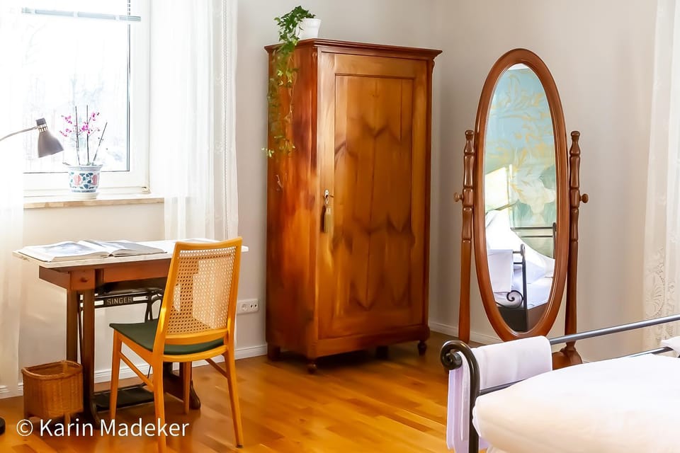 Bedroom, hair dresser, wardrobe