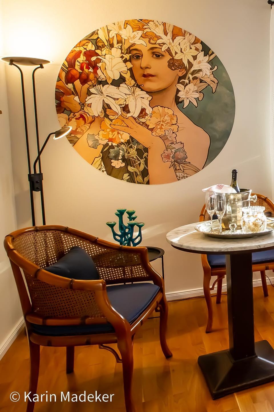 Seating area, Bedroom