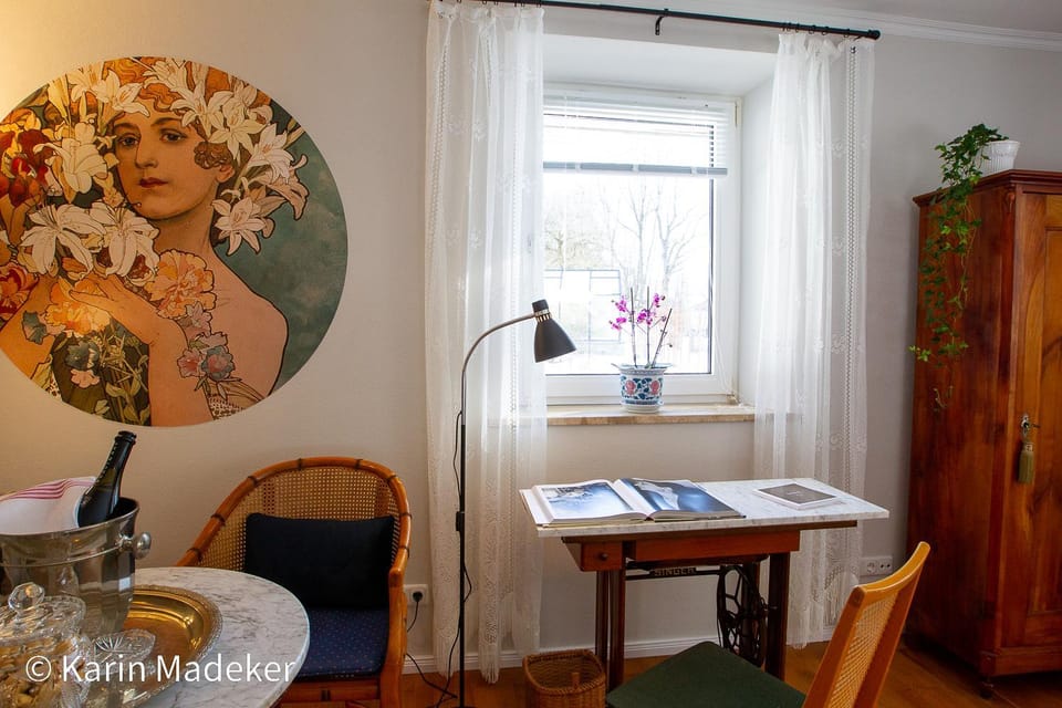Seating area, Bedroom
