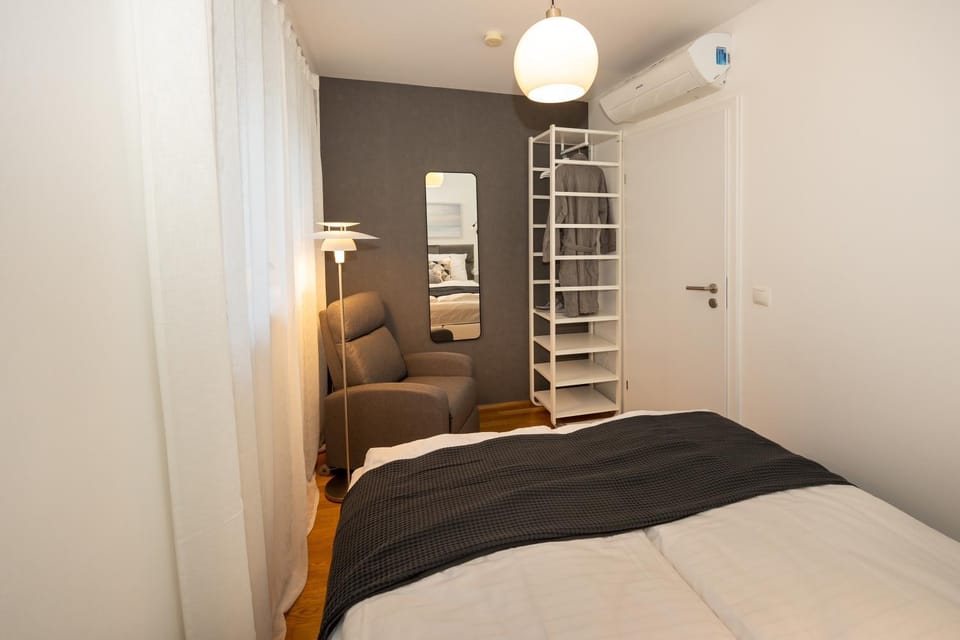 Bedroom, wardrobe