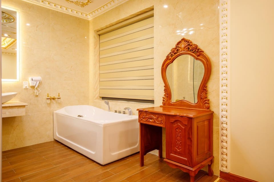 TRÍ TÂM HOTEL - Khách sạn TRÍ TÂM Bến Lức Hotel in Ho Chi Minh City