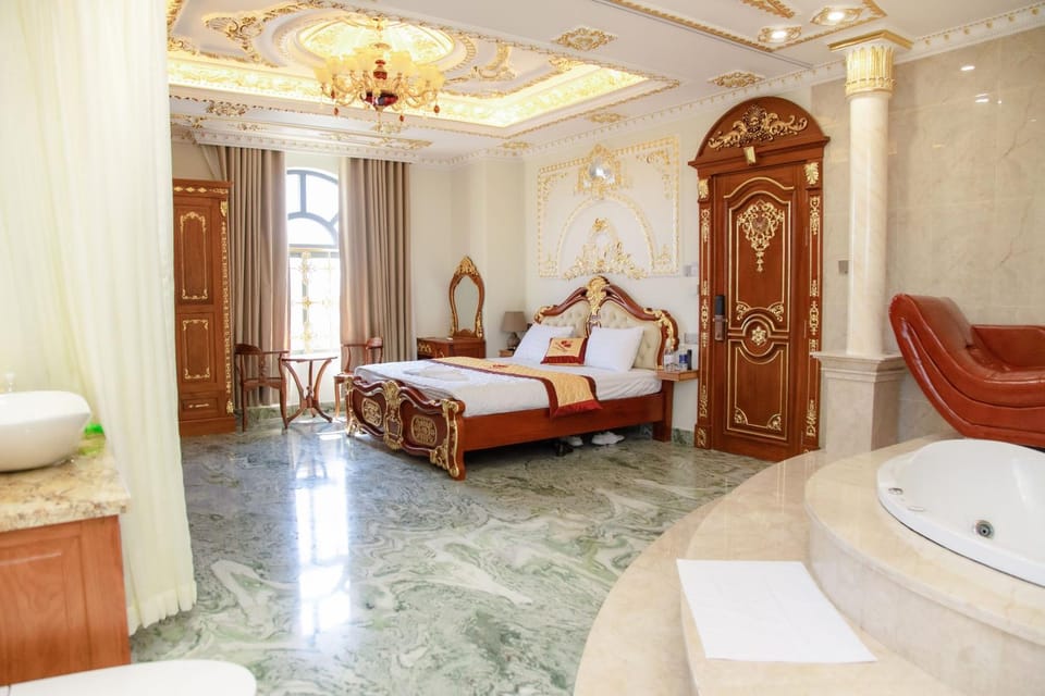 TRÍ TÂM HOTEL - Khách sạn TRÍ TÂM Bến Lức Hotel in Ho Chi Minh City