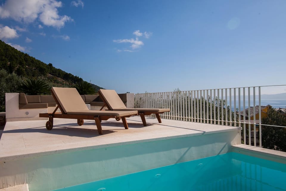 Mountain view, Sea view, sunbed