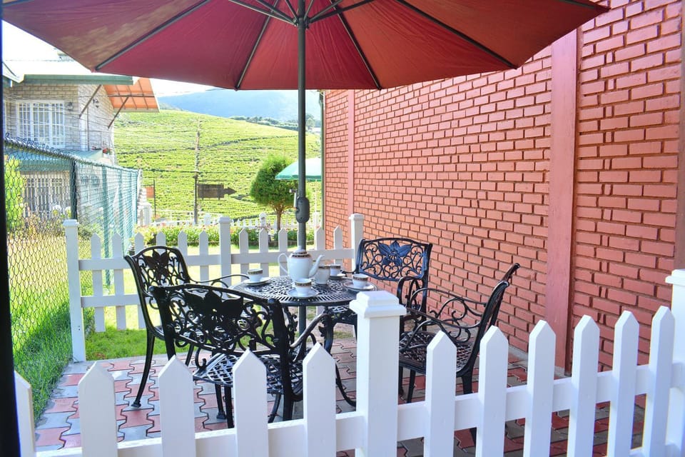 Property building, View (from property/room), Balcony/Terrace