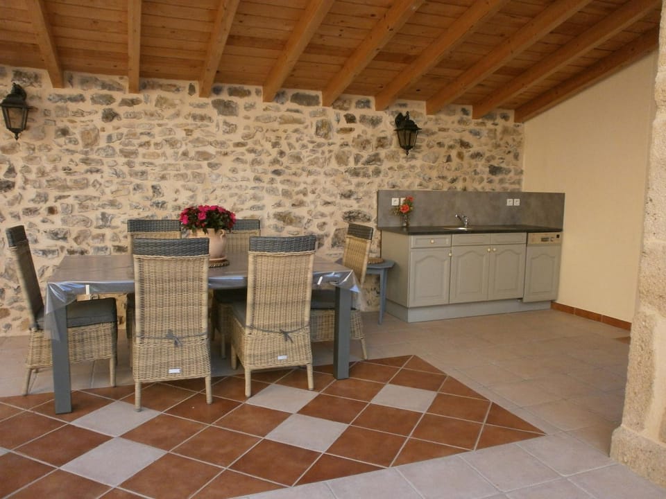 LE GRAND CHENE House in Provence-Alpes-Côte d'Azur