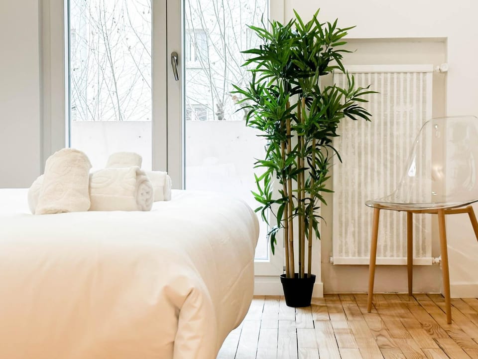 Bed, Photo of the whole room, Bedroom