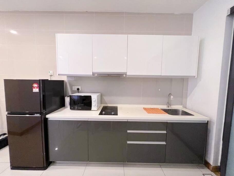 PROMO Connected Train 2 Bedroom ABOVE MALL 289 Apartment in Petaling Jaya
