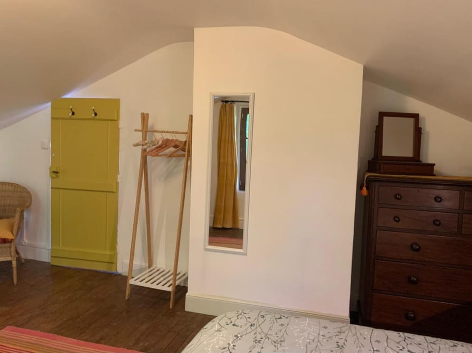 Bedroom, wardrobe