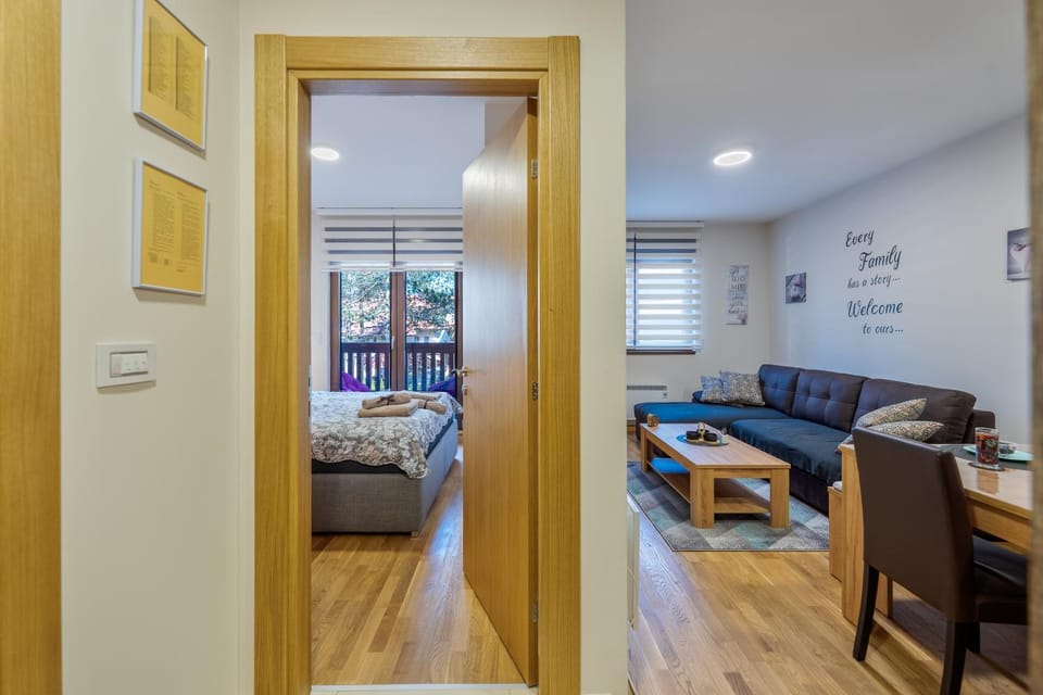 Bed, Living room, Photo of the whole room, Seating area, Bedroom