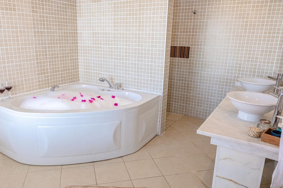 Bathroom, Bath, towels