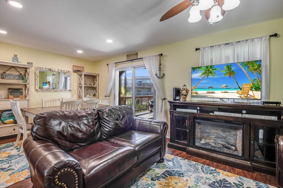 TV and multimedia, Balcony/Terrace, Living room, fireplace, furniture
