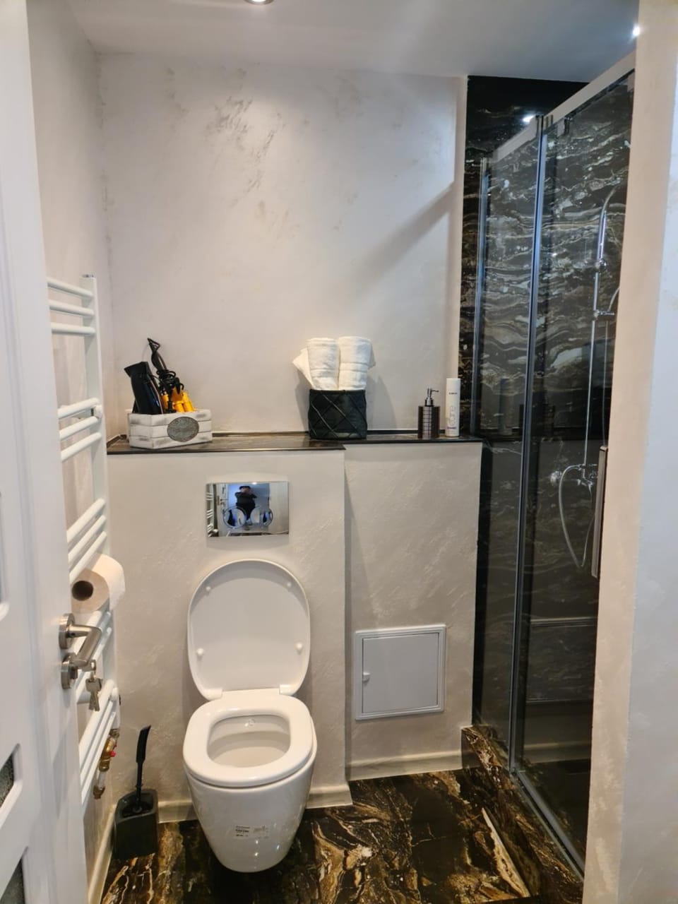 Shower, Toilet, Bathroom