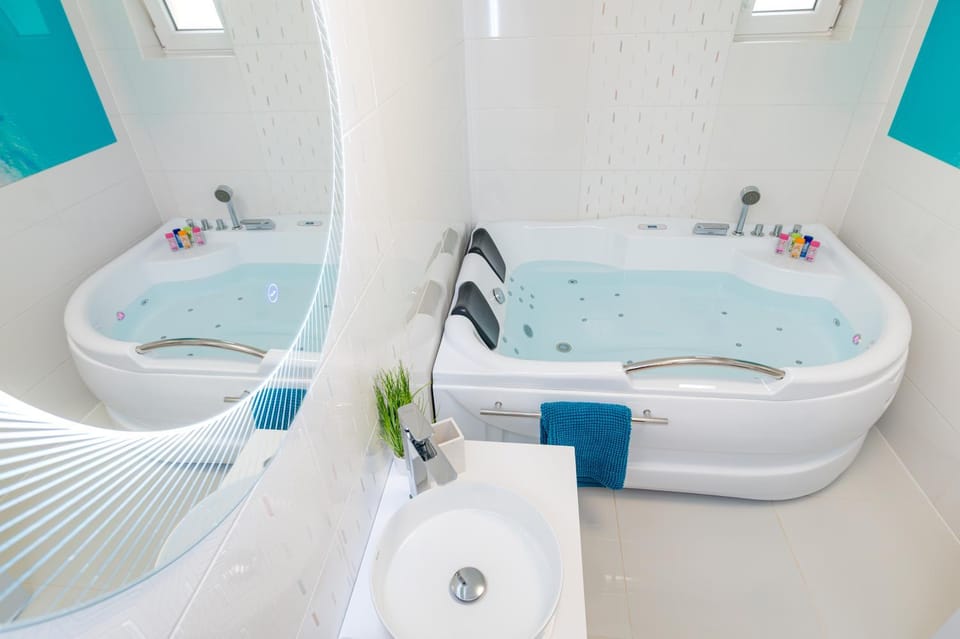 Hot Tub, Bathroom, Bath