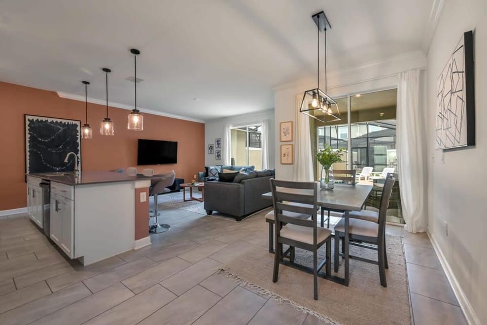 Brand new home themed bedrooms prime location House in Kissimmee